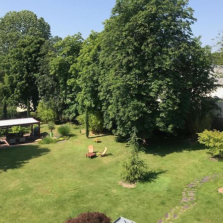 Appartement De 100M2 Dans Un Parc A 20 Mn Du Centre De Paris Garches Buitenkant foto