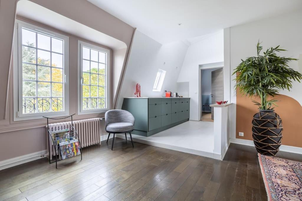 Appartement De 100M2 Dans Un Parc A 20 Mn Du Centre De Paris Garches Buitenkant foto