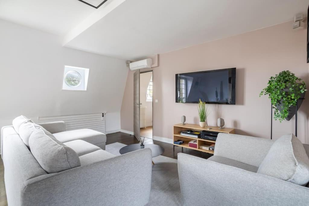 Appartement De 100M2 Dans Un Parc A 20 Mn Du Centre De Paris Garches Buitenkant foto