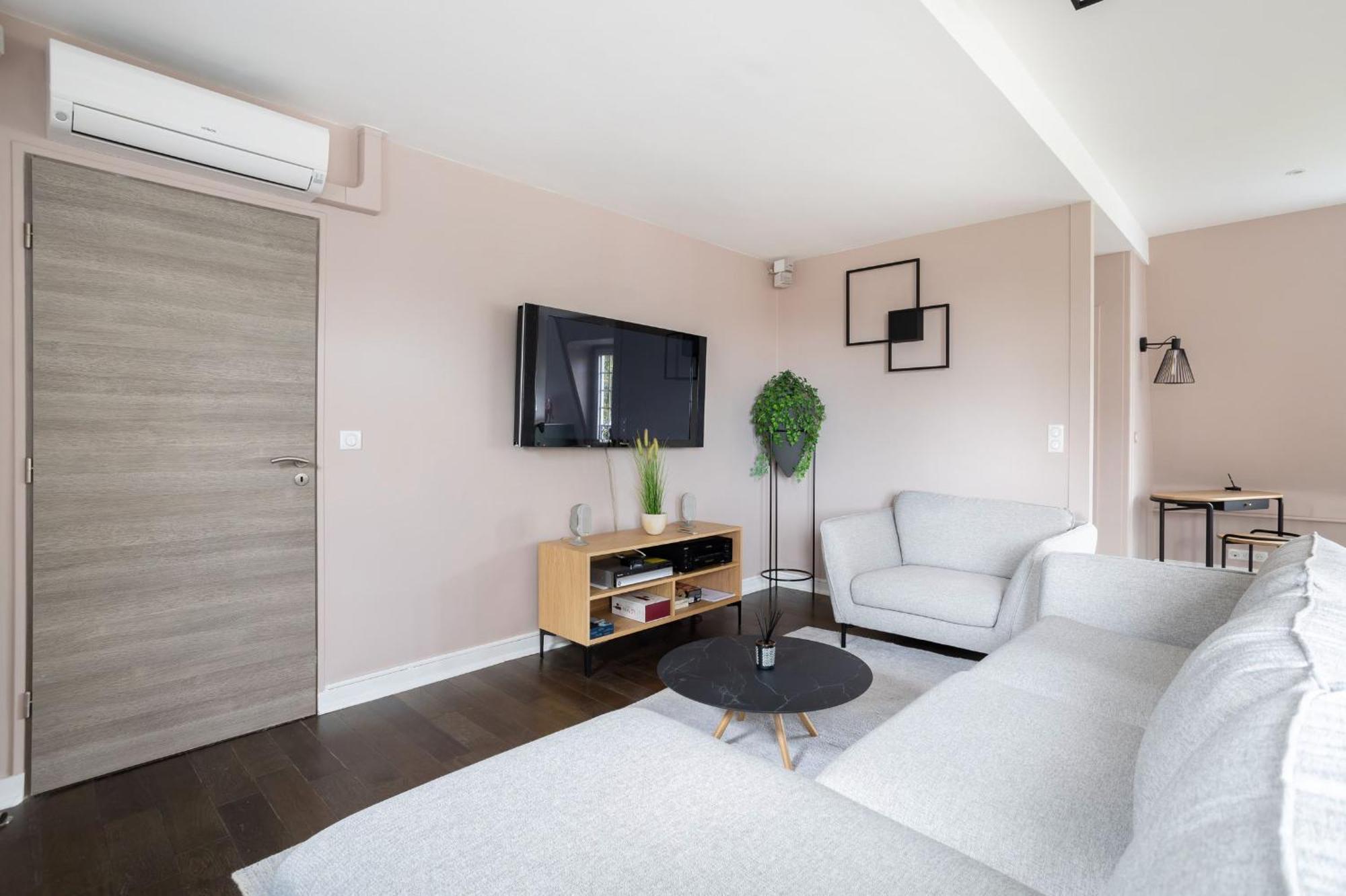 Appartement De 100M2 Dans Un Parc A 20 Mn Du Centre De Paris Garches Buitenkant foto